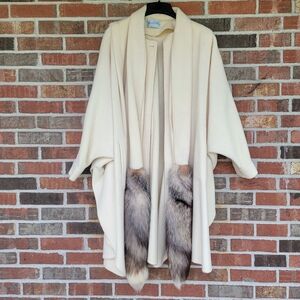 DANI COLBY Vintage Cream Wool & Fur Foxtail Dolman Sleeve Cape